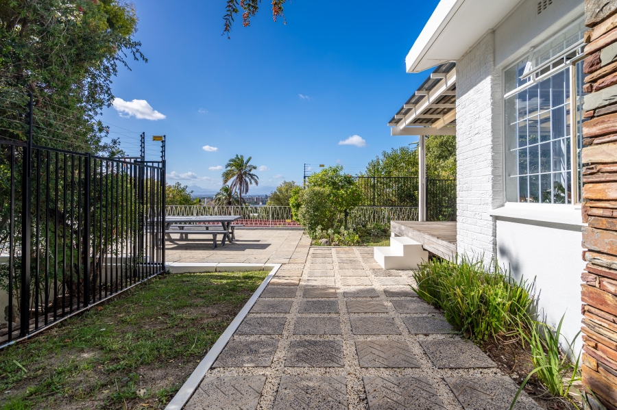 7 Bedroom Property for Sale in Rondebosch Western Cape